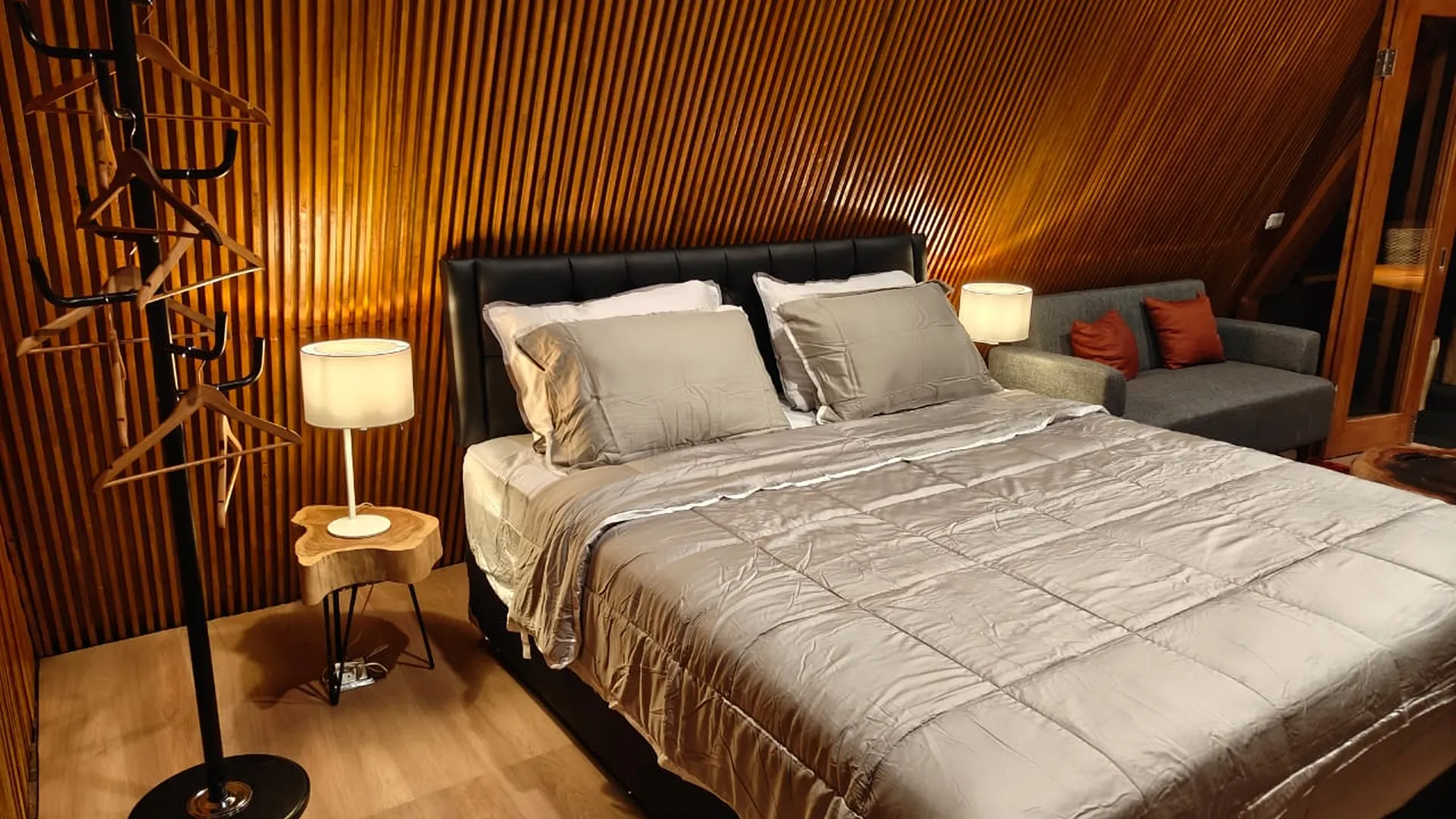 Pineus Tilu Cabin VIP-A