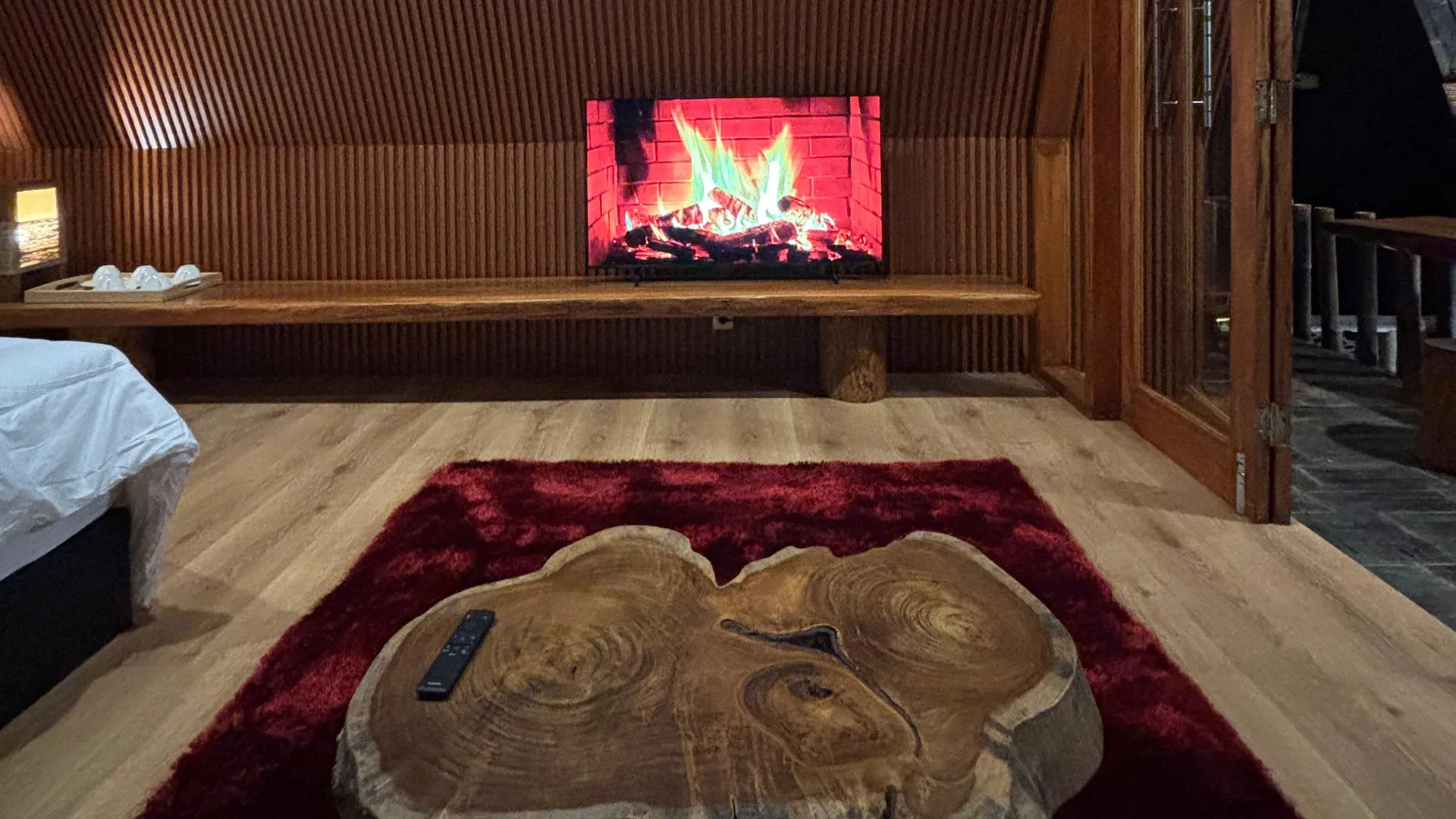 Pineus Tilu Cabin VIP-B