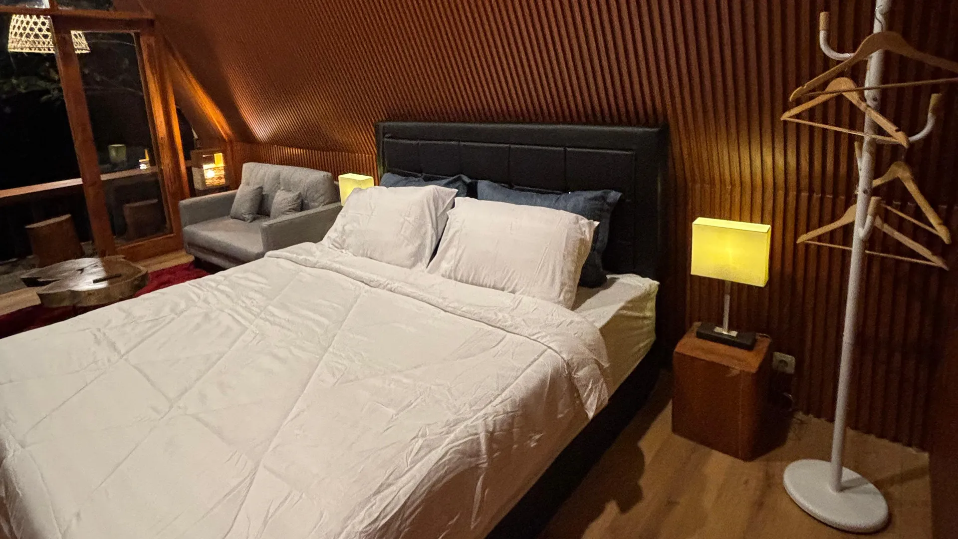 Pineus Tilu Cabin VIP-B