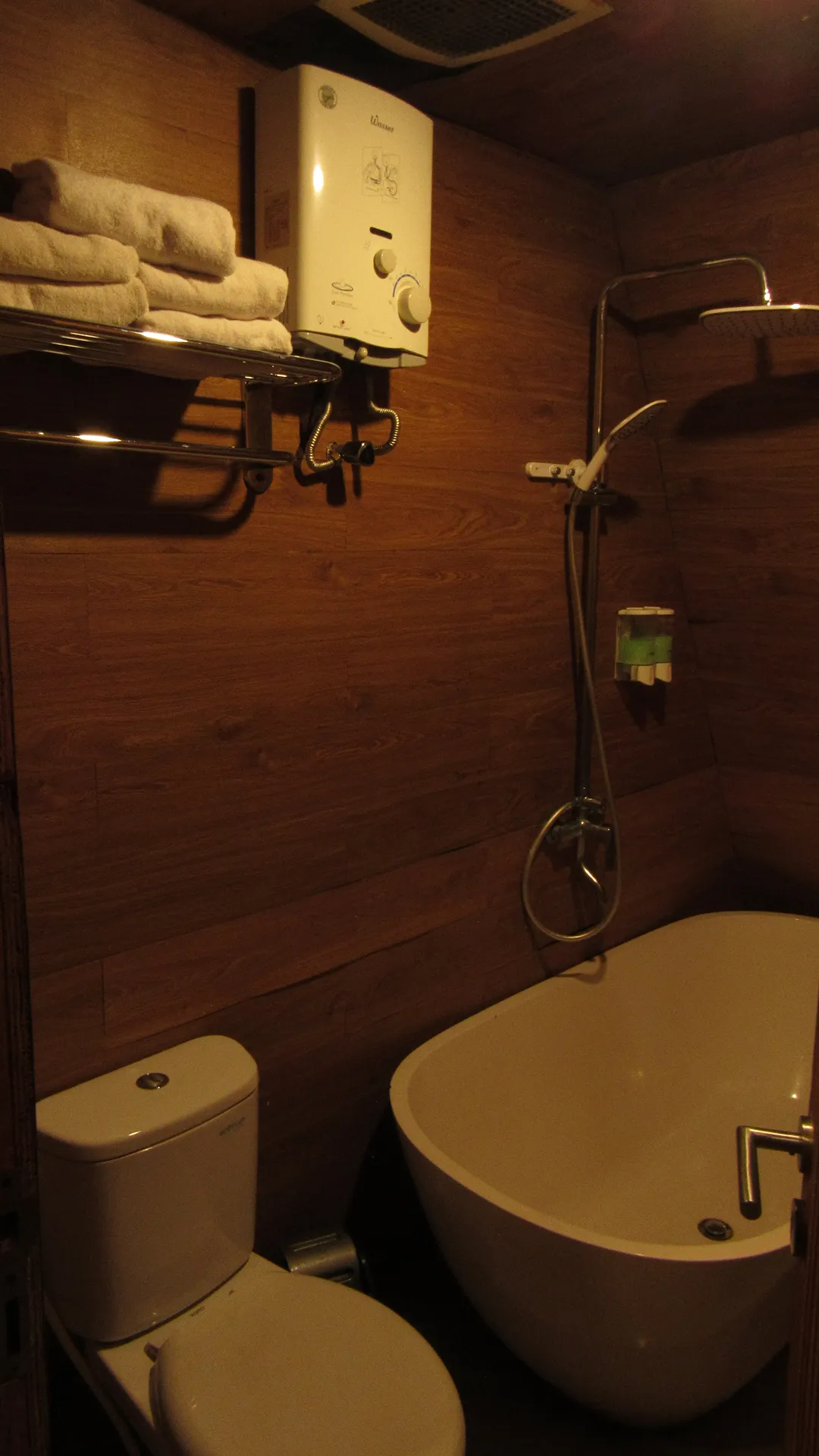 Pineus Tilu Cabin VIP-A